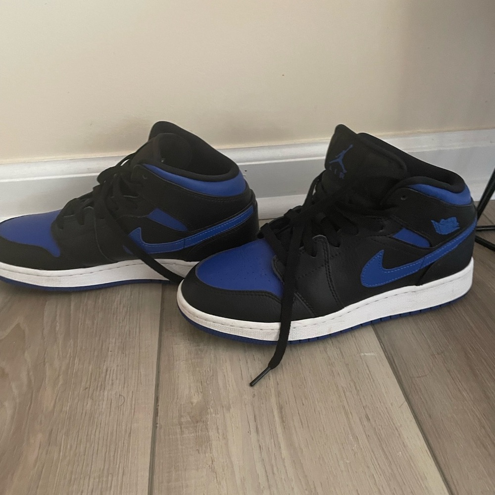 Air Jordan’s Nike Sneakers - Picture 3 of 4